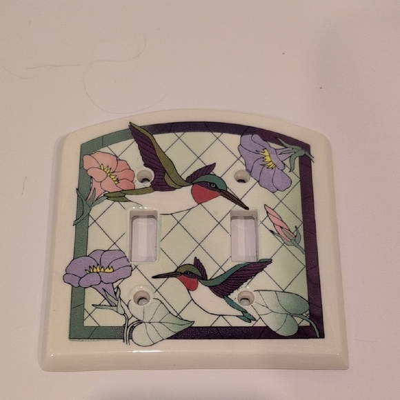 Floral Hummingbird Light Switch Cover - Picture 1 of 3